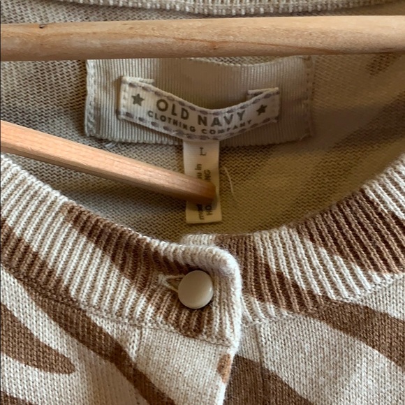 Old Navy - Large Animal Print Cardigan - Picture 2 of 3